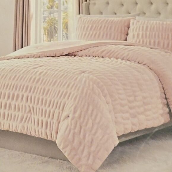 Juicy Couture Ruched Faux Rabbit Fur 3-PC Full/Queen Comforter Set - Picture 3 of 8